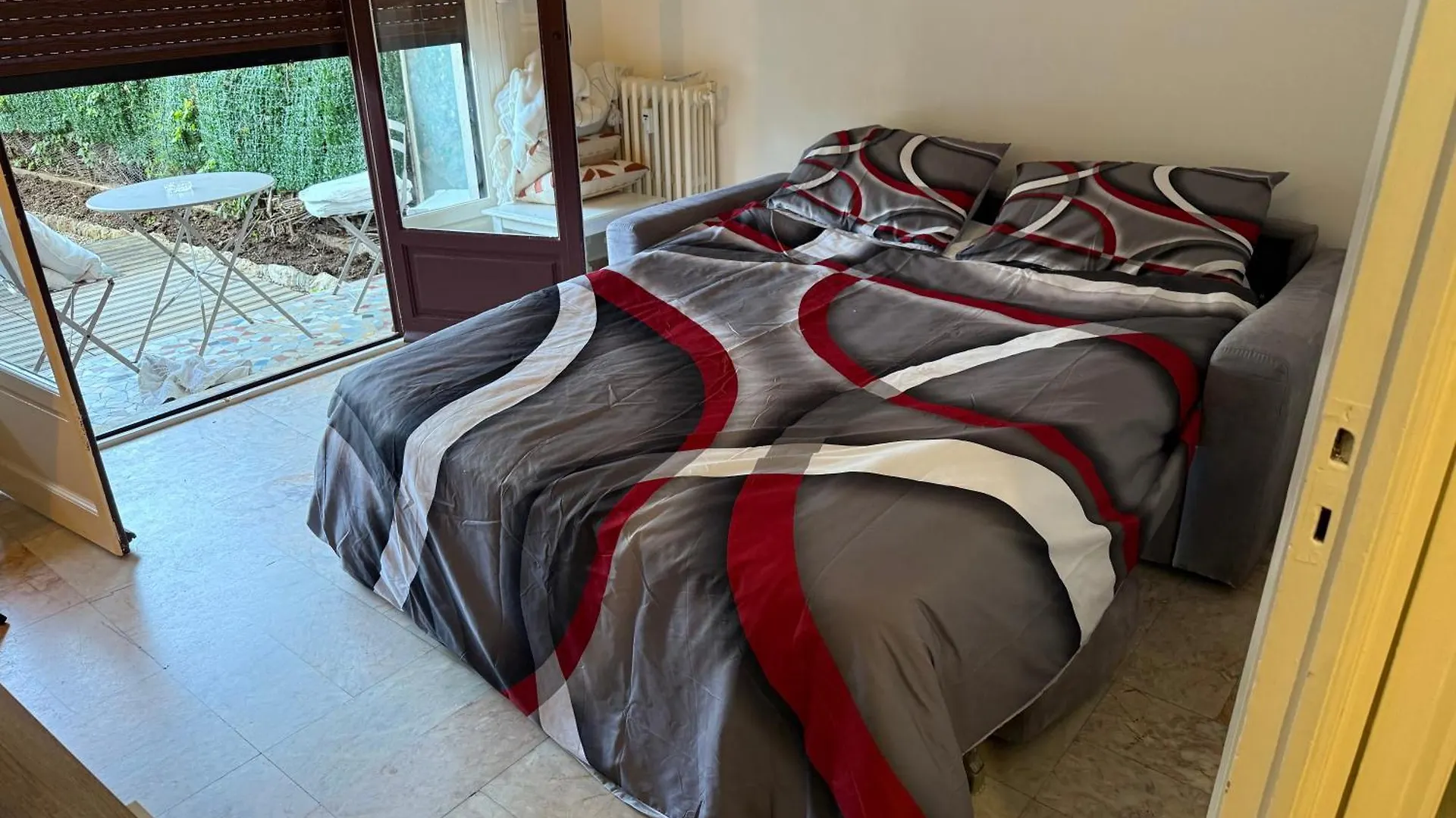 Studio calme à deux pas de la mer avec jardin et parking privé Beaulieu-sur-Mer Appartamento